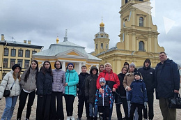 Нескучные каникулы: школьники из Кормужиханки посетили культурную столицу России